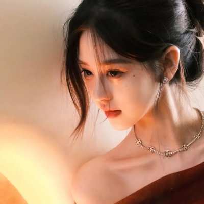 男人转化出机器人铠装